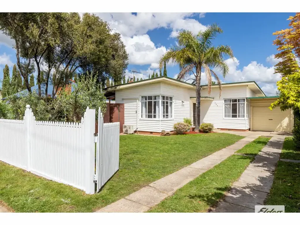 North Albury 3房  Behind The White Picket Fence