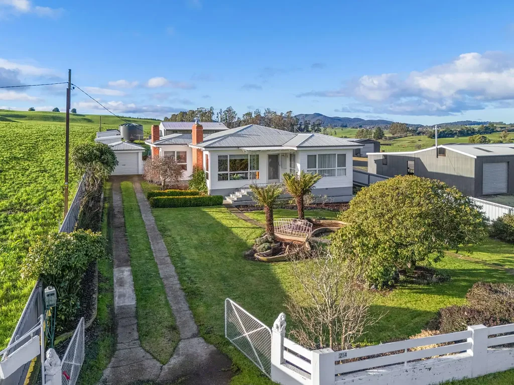 Sheffield Country Charm, Space & Spectacular Mt Roland Views