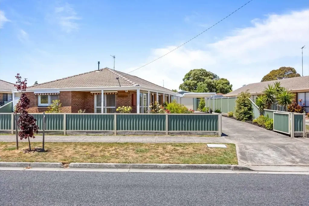 38 Carpenter Street, Wendouree, VIC 3355
