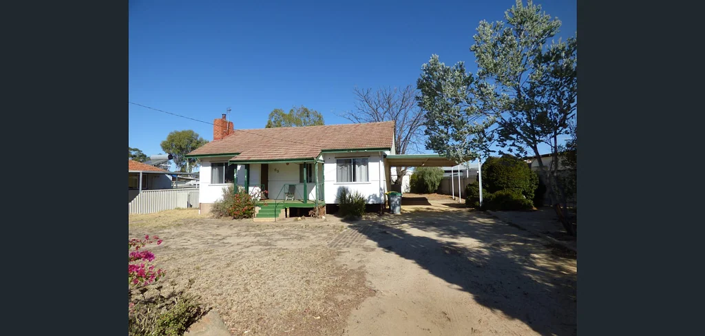 69 Endersbee Street, Merredin, WA 6415
