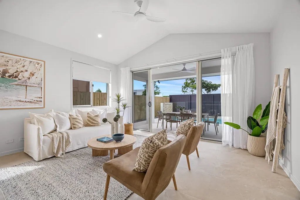 Banya 4침실 Brand New Coastal Luxury with Resort-Style Pool Living in Banya