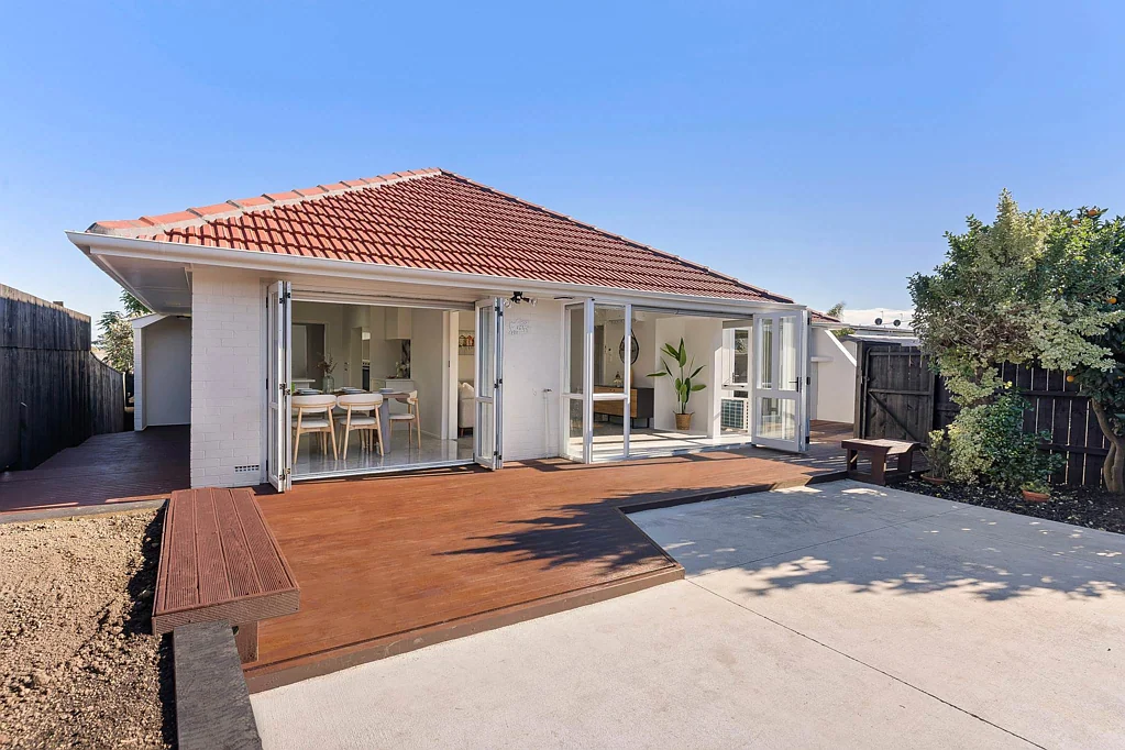 Papakura 3कमरा BRICK & TILE IN PRIME LOCATION