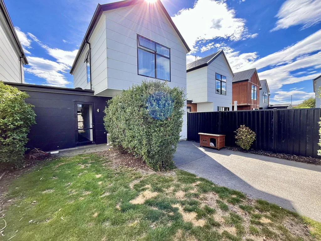 Two Bedroom, Two Bathroom Townhouse
