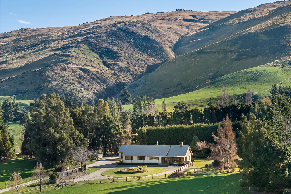 Middlemarch Well balanced farm in Hyde