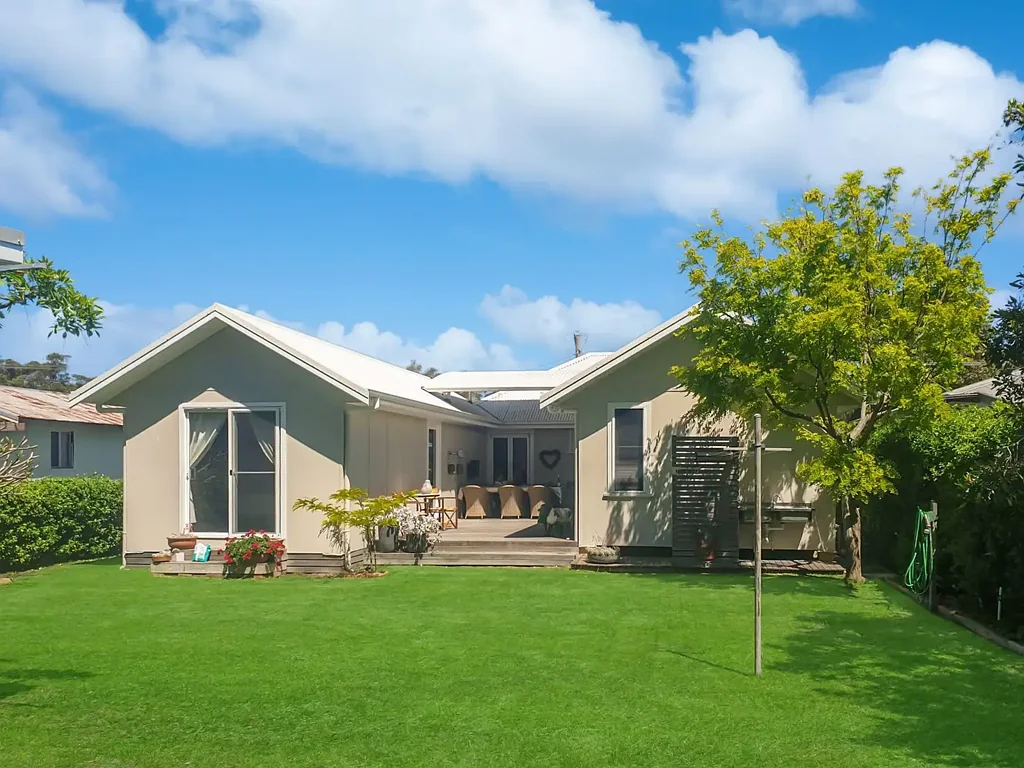 Hawks Nest 3બેડરૂમ Charming 3-Bedroom Coastal Cottage