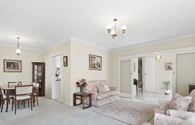 2A Streeton Court, Mont Albert, VIC 3127, 3房, 1浴, House