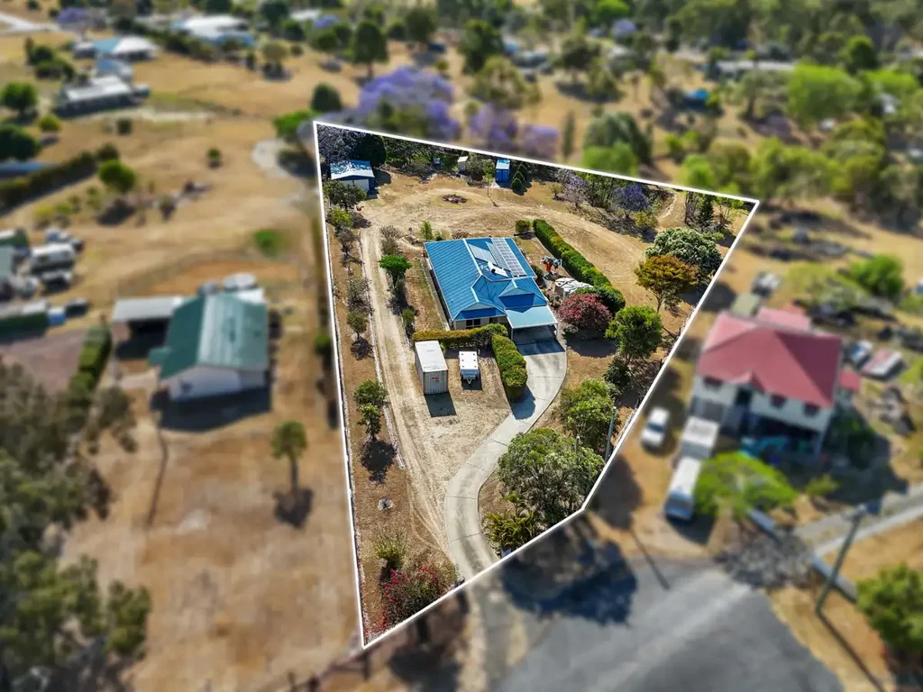 Laidley Heights 4Kwarto Sprawling 3 Living Area Home on Usable 1.5* Acres with Large Shed and Stunning Views!