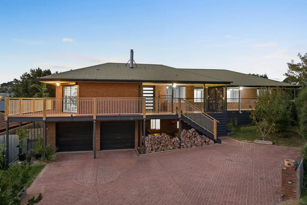 Pakenham 5 Bedroom The Brief: Refined Family Living in Exclusive Northside Pocket