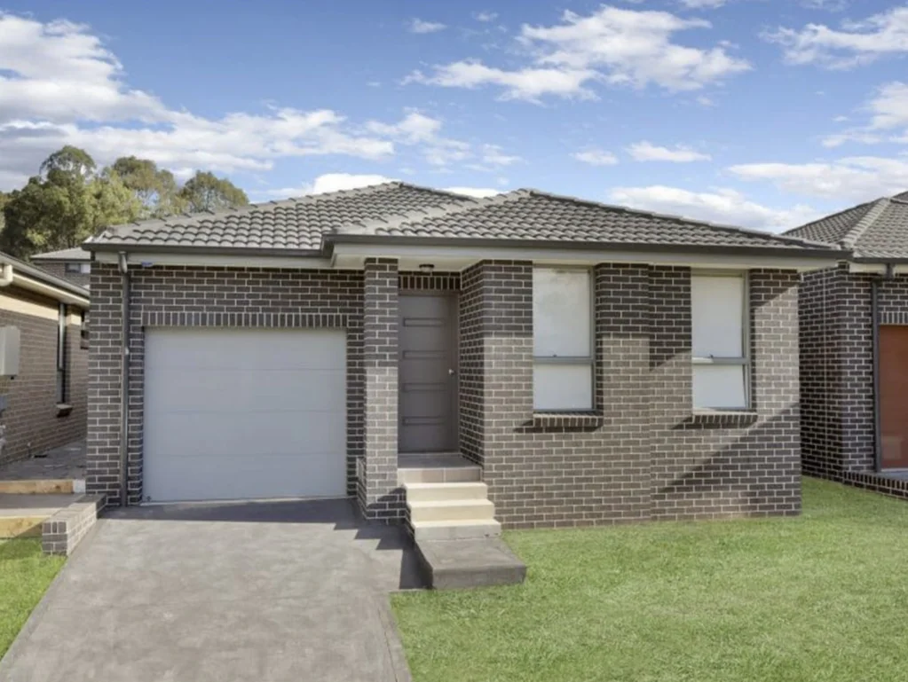 Beautiful 4 Bedroom Home in Great Location!