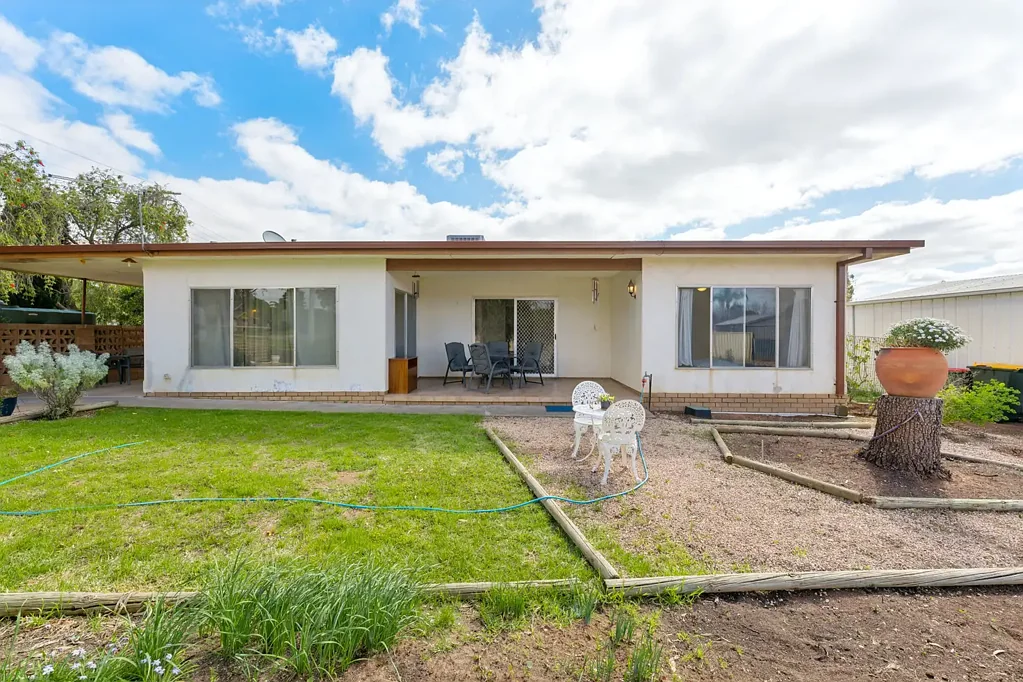 Merbein 2 Bedroom PRIME LOCATION LIVING WITH LOW MAINTENANCE UPKEEP