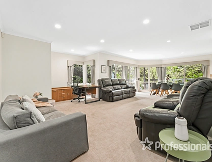 22 Falconer Street, Glen Waverley, East Melbourne, 4 कमरे, 2 बाथरूम, House