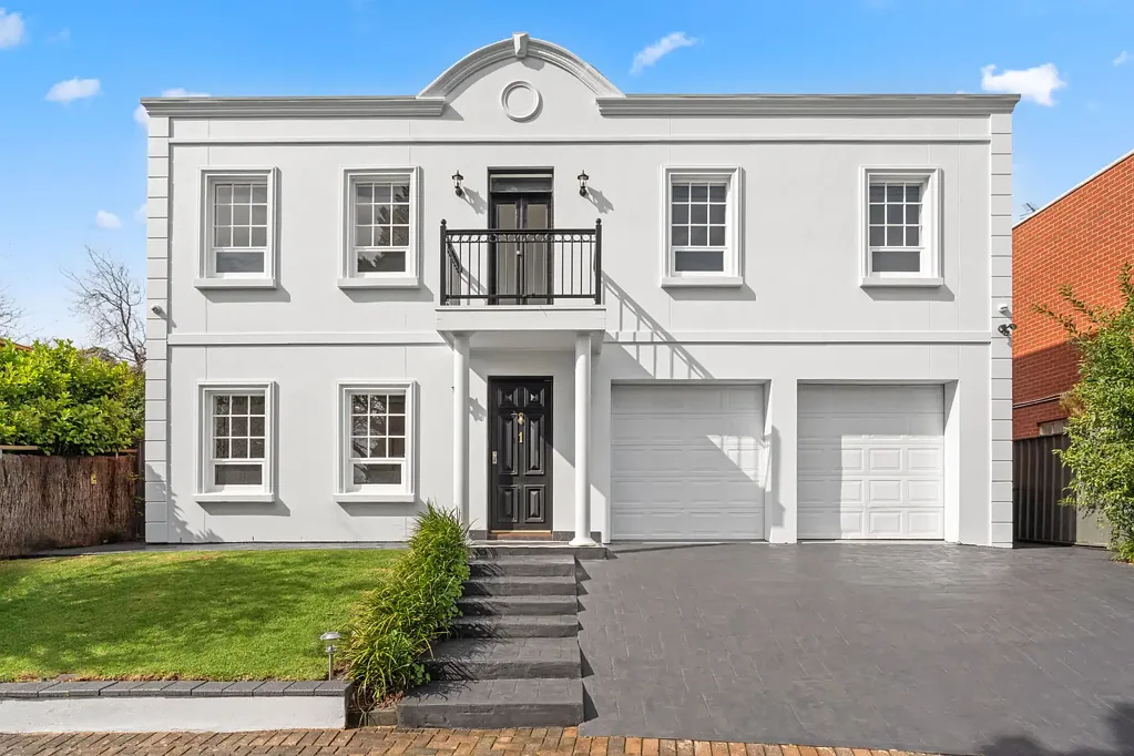 Glen Osmond 3房  Private Contemporary Elegance in Elite Blue-Ribbon Enclave.