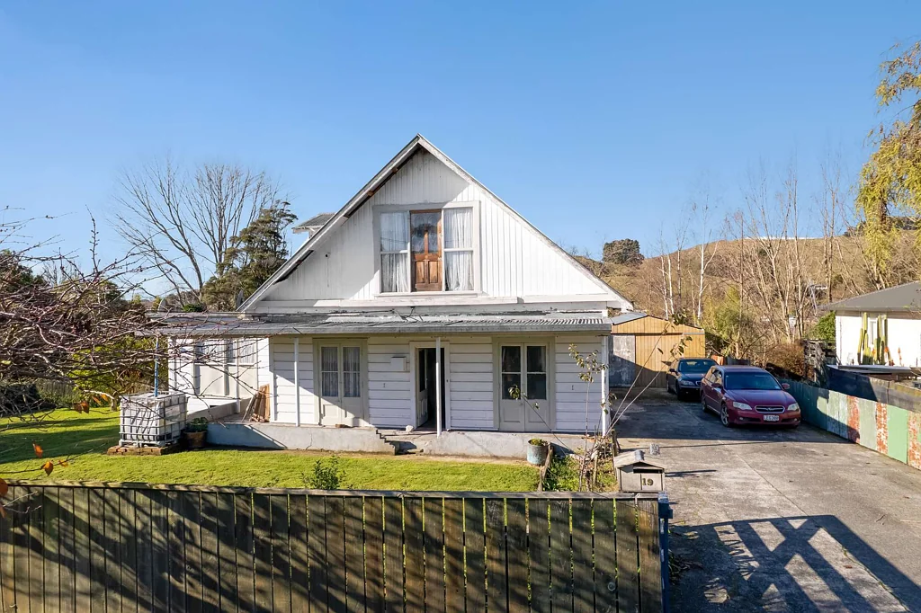 Hunterville 4Moenga Finish the Reno on Milne Street!