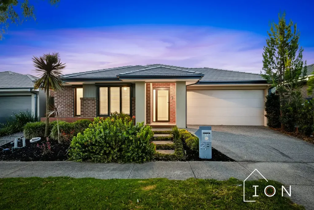 28 Kernot Parade, Clyde, VIC 3978