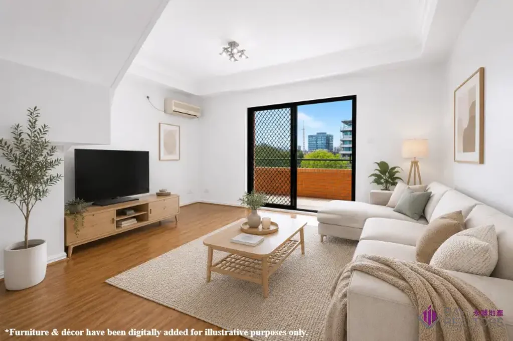Spacious Split-Level One-Bedroom Apartment in Convenient Location