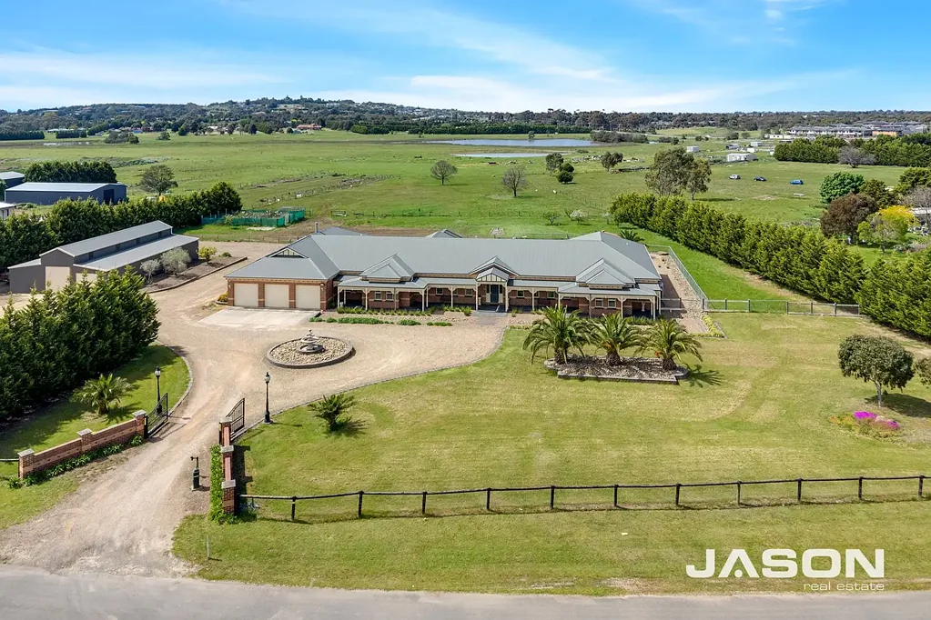 Mickleham 7Kwarto Grand Family Living and Timeless Elegance on 1.8 Hectares