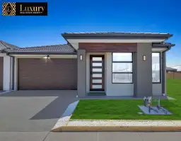 8 Striker Way, Tarneit