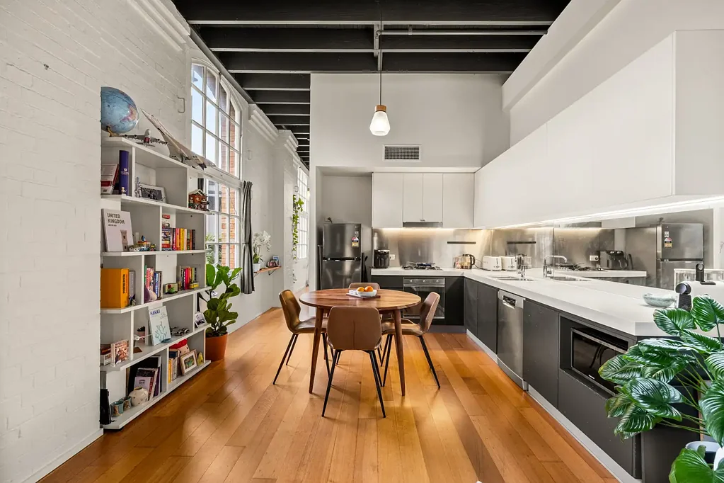 Teneriffe 1房 （罕见的采光充足的转角Woolstore公寓） (A RARE LIGHT-FILLED CORNER WOOLSTORE APARTMENT)