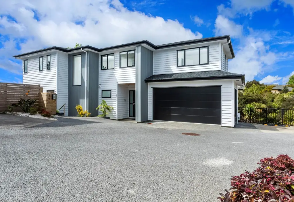 Spacious 5-Bedroom, 4-Bathroom Home in Albany with Three Master Ensuites.