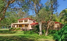 1 Uplands Drive, Parkwood