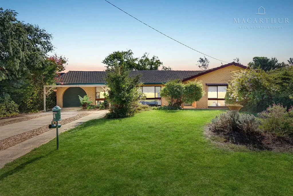 27 Norfolk Avenue, Lake Albert, NSW 2650
