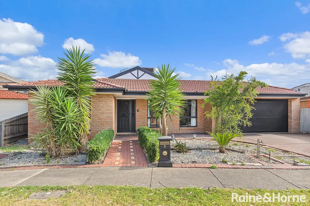5 Armstrong Court, Roxburgh Park, VIC 3064