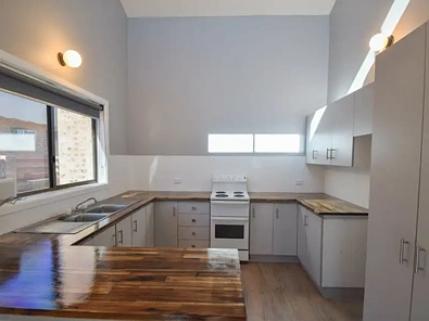 1/15 Watson Street, Young, NSW 2594, 2房, 1浴, Townhouse