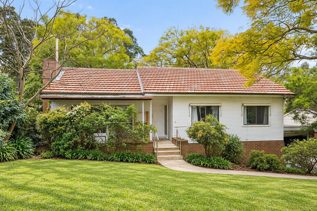 West Ryde 3Kwarto DA Approved Duplex Site on 1,012sqm with Parkland Backdrop