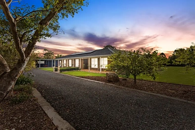 Traralgon East 4Habitaciones This Is What Dreams Are Made Of — 5 Acres of In-Town Luxury