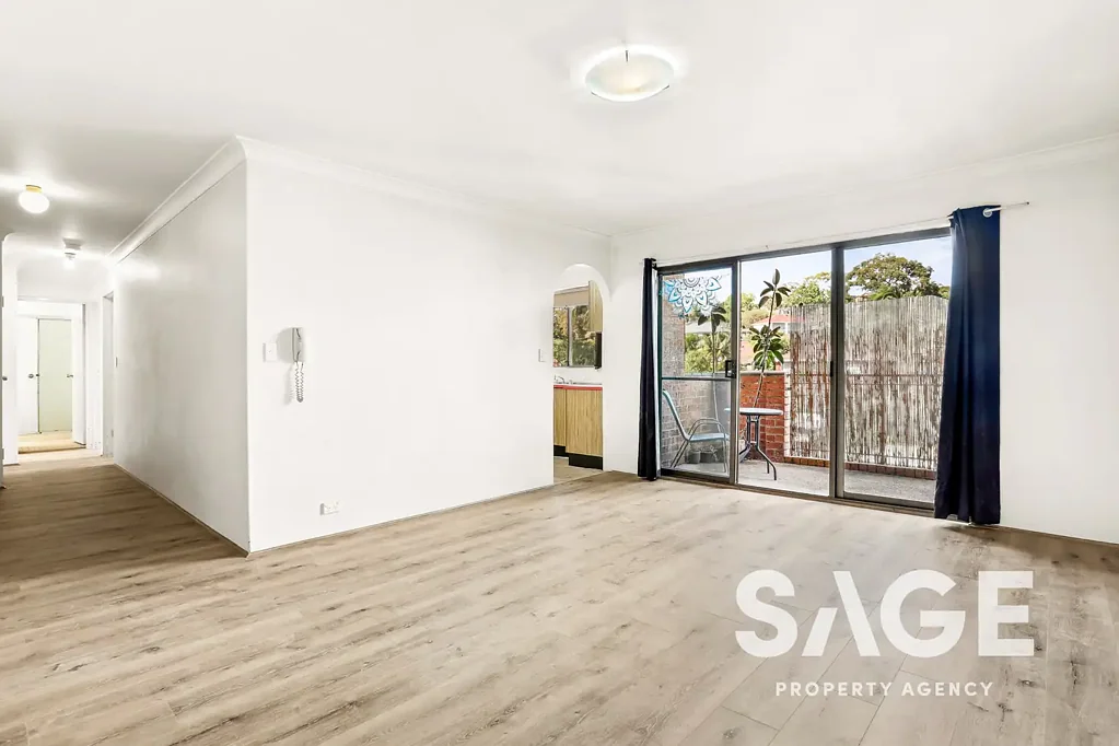 Spacious & Private | Rear Facing | Easy Access To Local Shops, Carss Park & Waterways