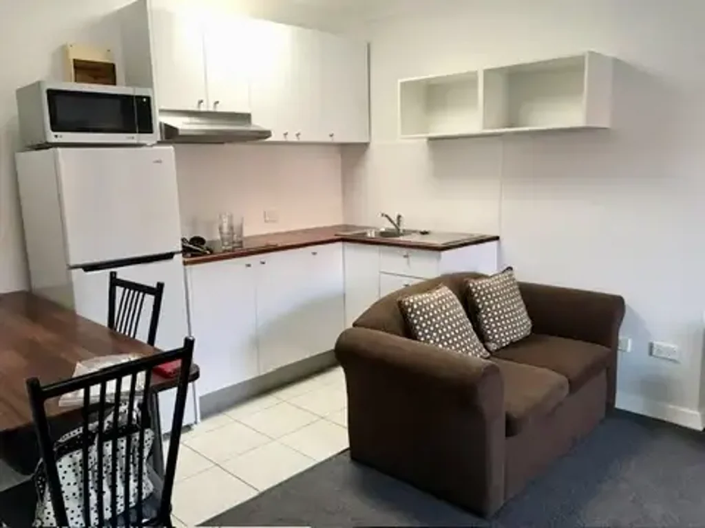 Fully Furnished Studio Apartment in Bondi