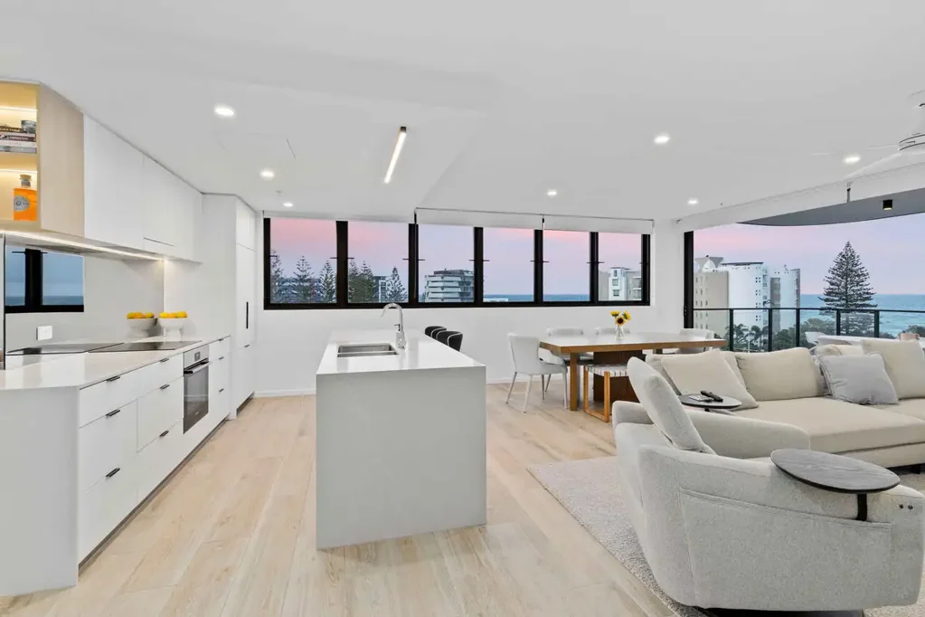 Palm Beach 3Kwarto Large 3 Bedroom Coastal Apartment – North Facing Ocean Views