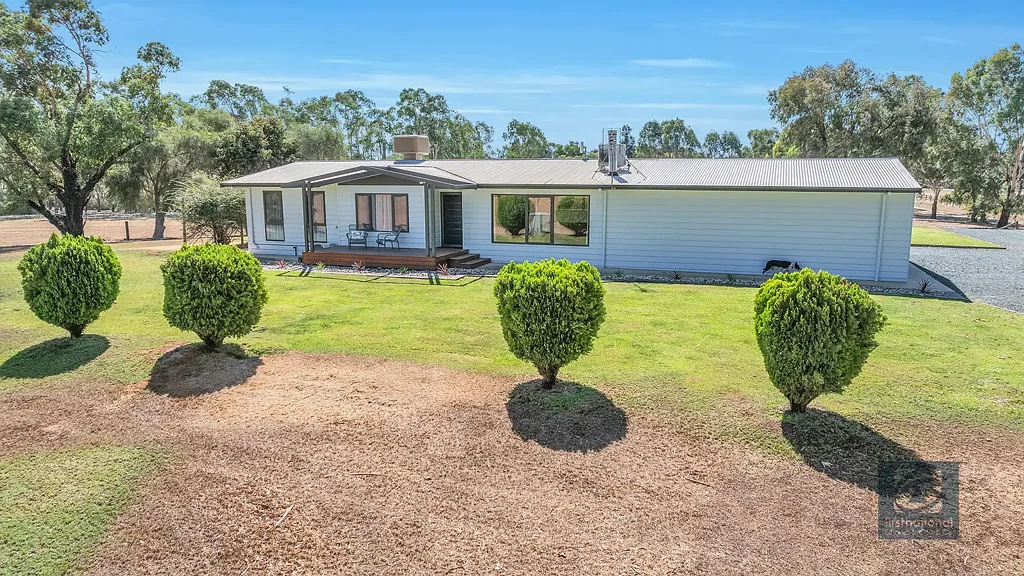 Echuca 3 Slaapkamer Picture Perfect Retreat, Perched High and Dry!
