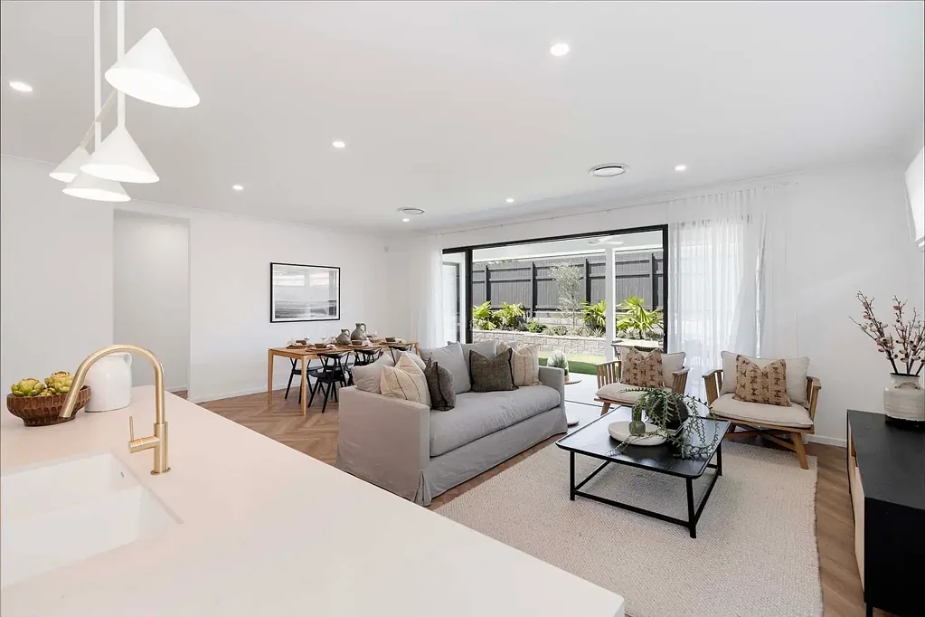 Morayfield 梦想家园启航 Morayfield Montrose 新土地发布！优越地理位置 丰富家居设计 轻松购物 快速通道 机场火车站近在咫尺 名校汇聚 构建您的美好生活 Montrose Morayfield by AusBuild - House & Land Packages Available Now