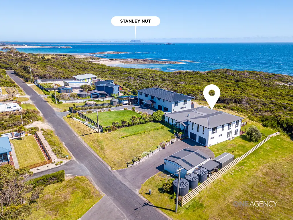 Edgcumbe Beach 4 Bedroom Coastal Mansion With Panoramic Views!