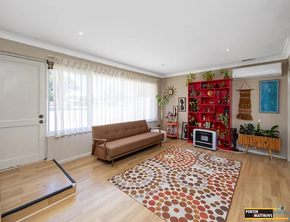 11 Solandra Way, Forrestfield, WA 6058, 4房, 1浴, 独立屋