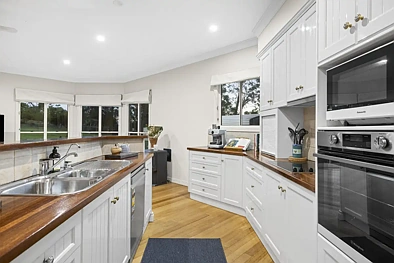 रसोईघर - 5 FONDULAC DR, HIGHFIELDS QLD 4352
