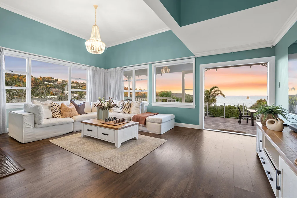 Tindalls Beach 4 Bedroom Coastal Villa | Timeless Charm & Gorgeous Views