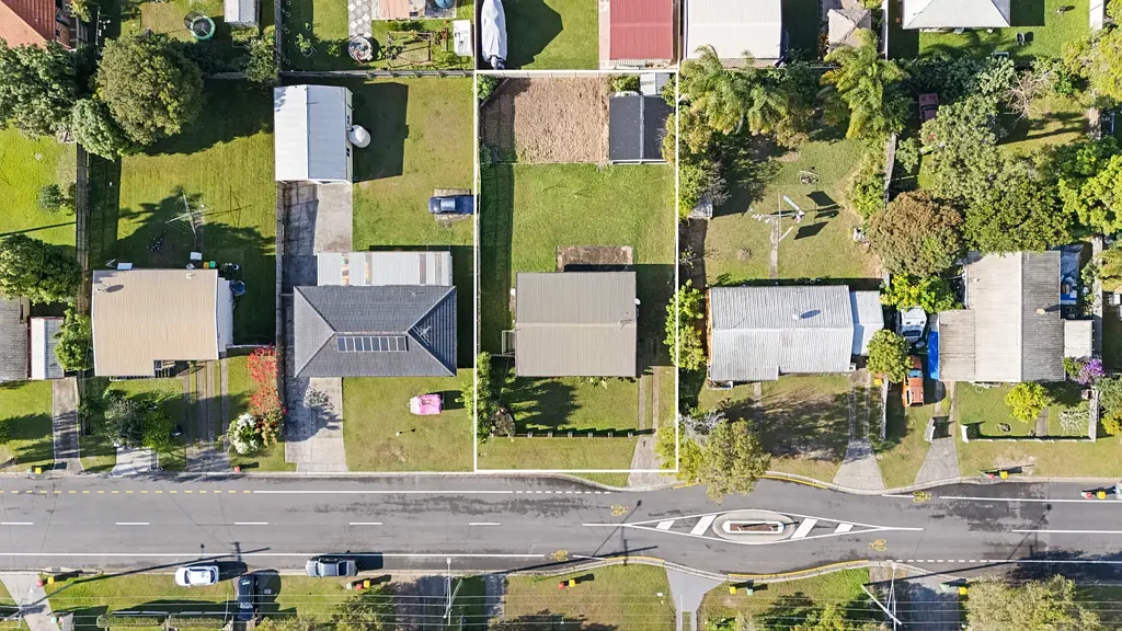Deception Bay 3Kwarto Level 724sqm Block with Side Access and Space to Extend