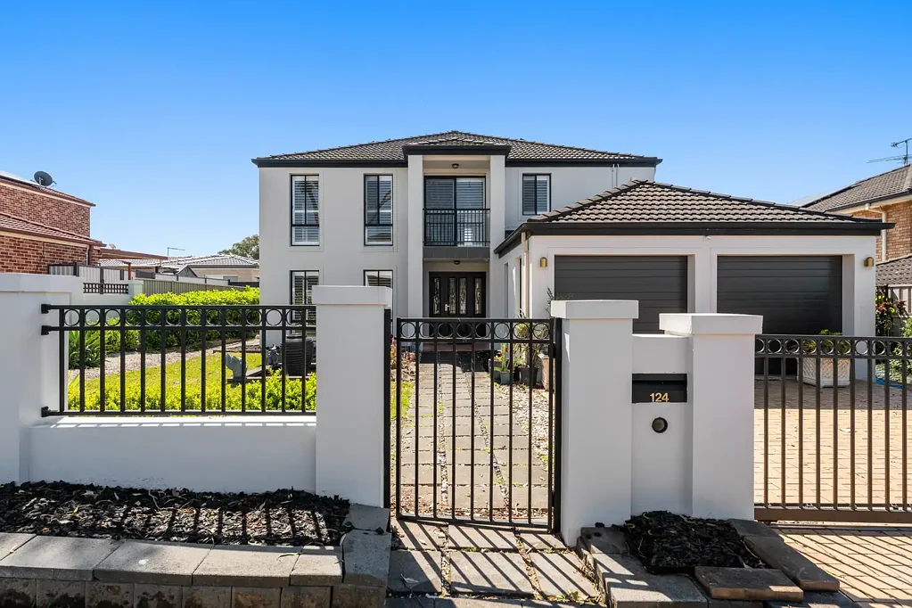 124 Glenfield Road, Casula, NSW 2170