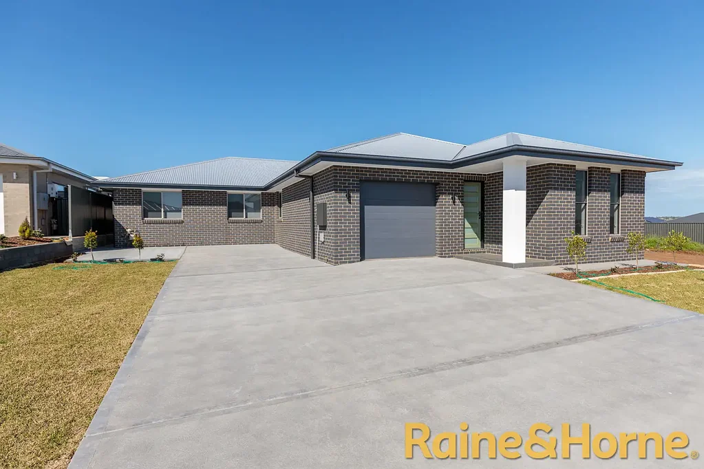 5 & 5A Cove Circuit, Dubbo, NSW 2830