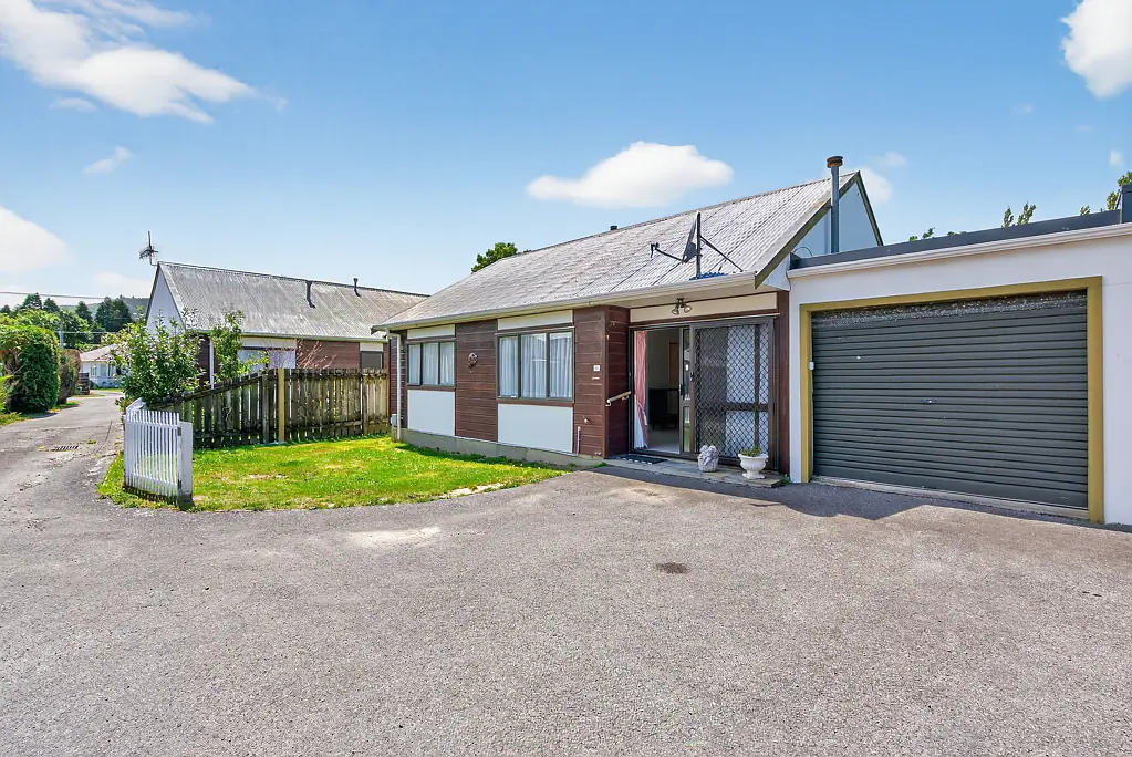 13C Gibbs Crescent, Wainuiomata, Lower Hutt, Wellington