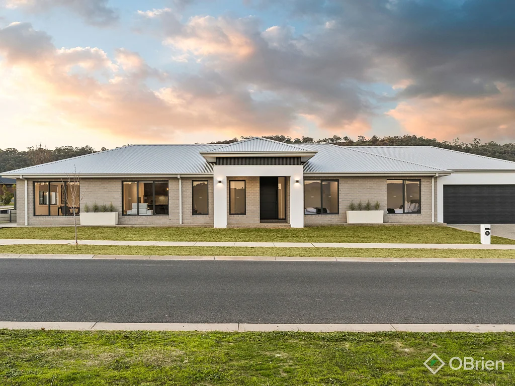 16 Hampshire Boulevard, Leneva, VIC 3691