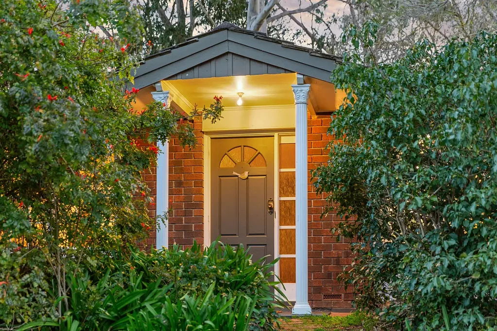 Mount Barker 3ਬੈੱਡਰੂਮ Colonial Charm with a Detached Studio in the Heart of Mount Barker