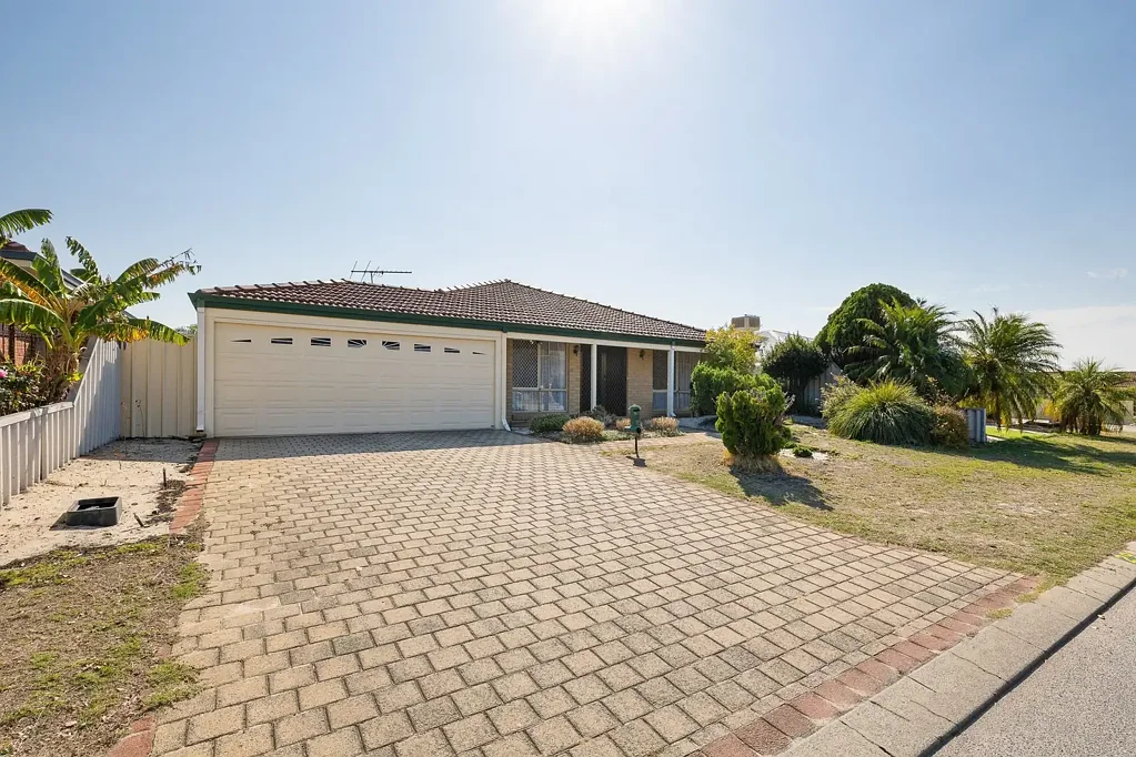 Large Family Home in Fantastic Location !