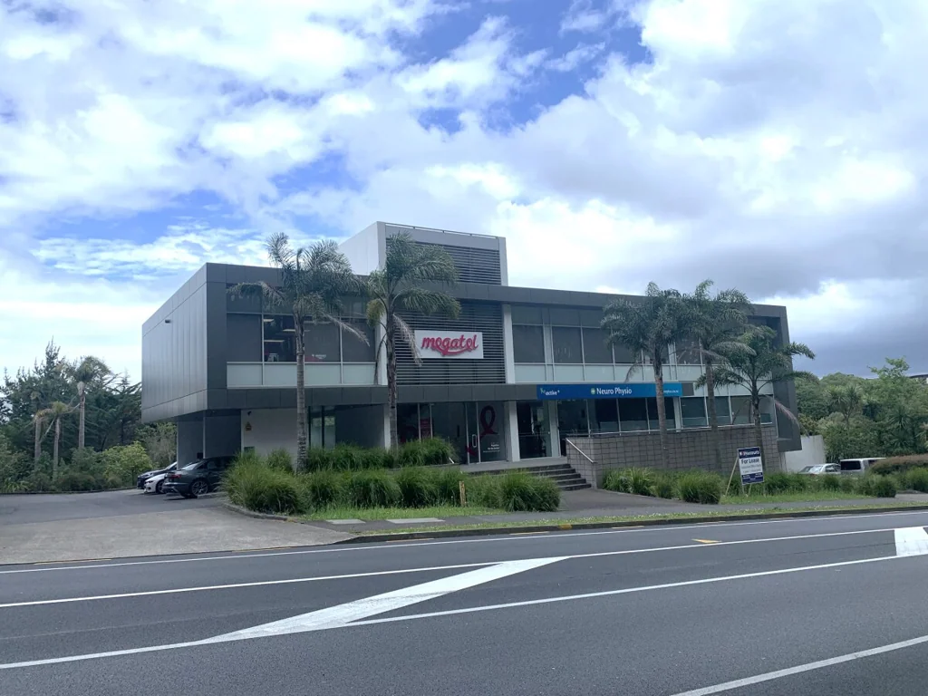Rosedale  328 sqm plus plenty carparks