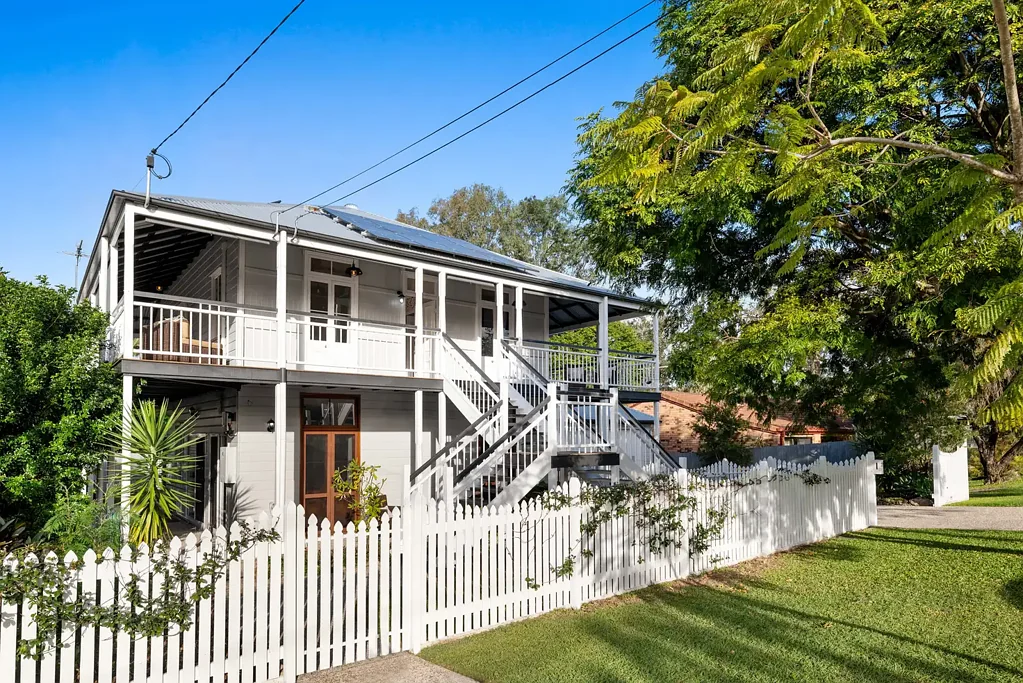 Morningside 4Kwarto Character inspired Queenslander with dual living potential, moments from CBD transport