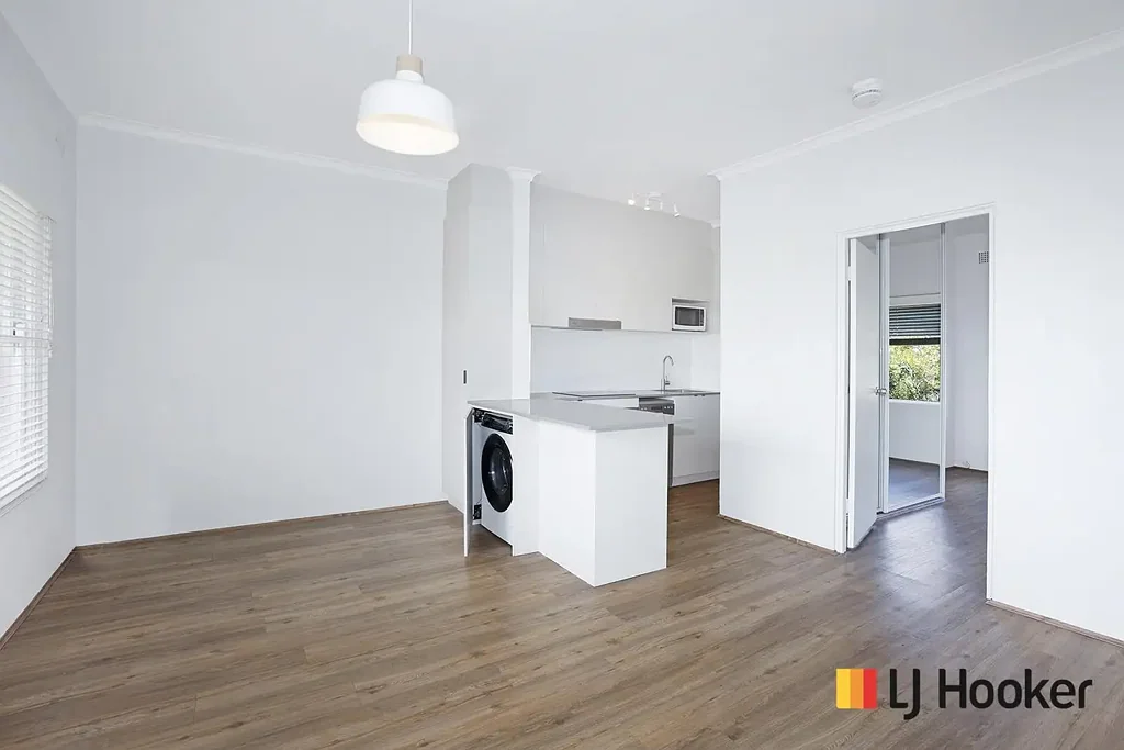 Fully Equipped 1 Bedroom Apartment In Central Ashfield