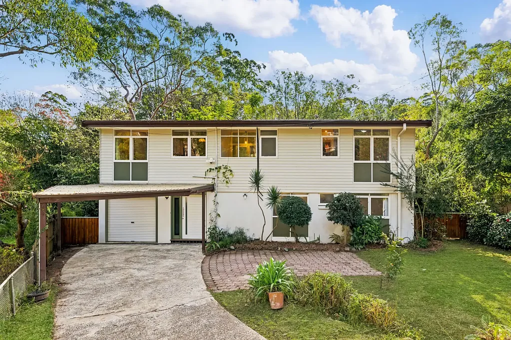Normanhurst 4部屋 Dual Level Lifestyle Living