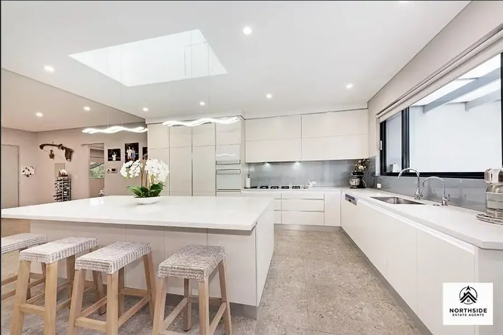 Luxury St Ives Duplex with Private Pool & Designer Finishes